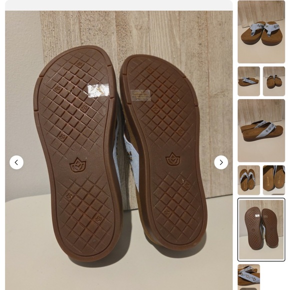 Spenco Blue Riveted Flipflops, Sandals 8 - Picture 5 of 6